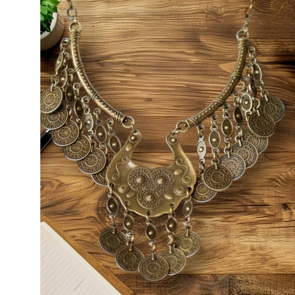 🍂 ANTIQUE BRASS COIN NECKLACE - Picture 1 of 3